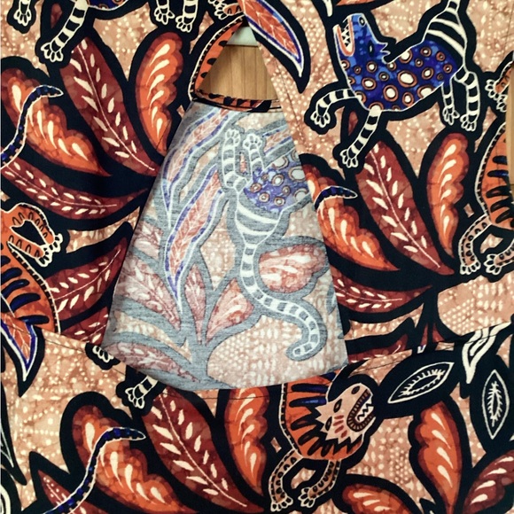 H&M summer dress with peek a boo back! Very cute and flirty! - Picture 2 of 4